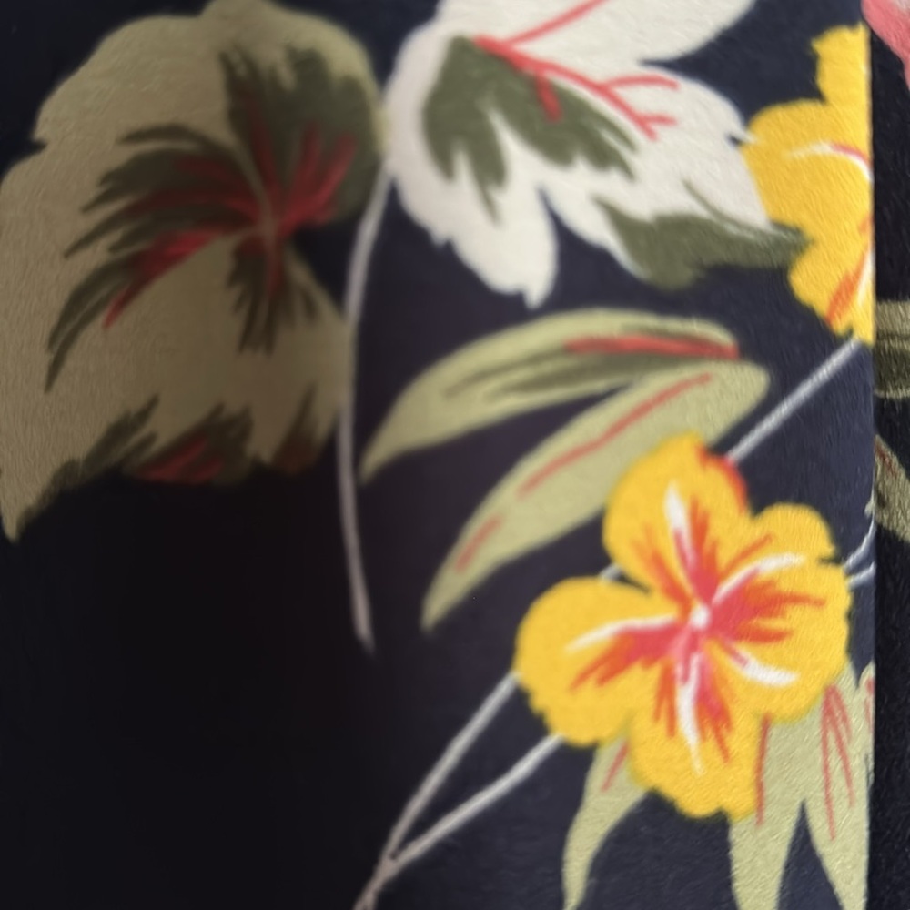 Cato Short Sleeves Floral Wrap Top Floral size 18 20 navy blue - Picture 6 of 7